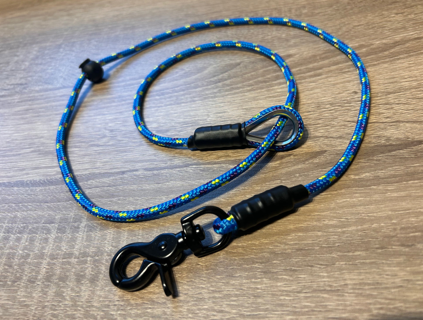 Hands Free Slip Lead￼