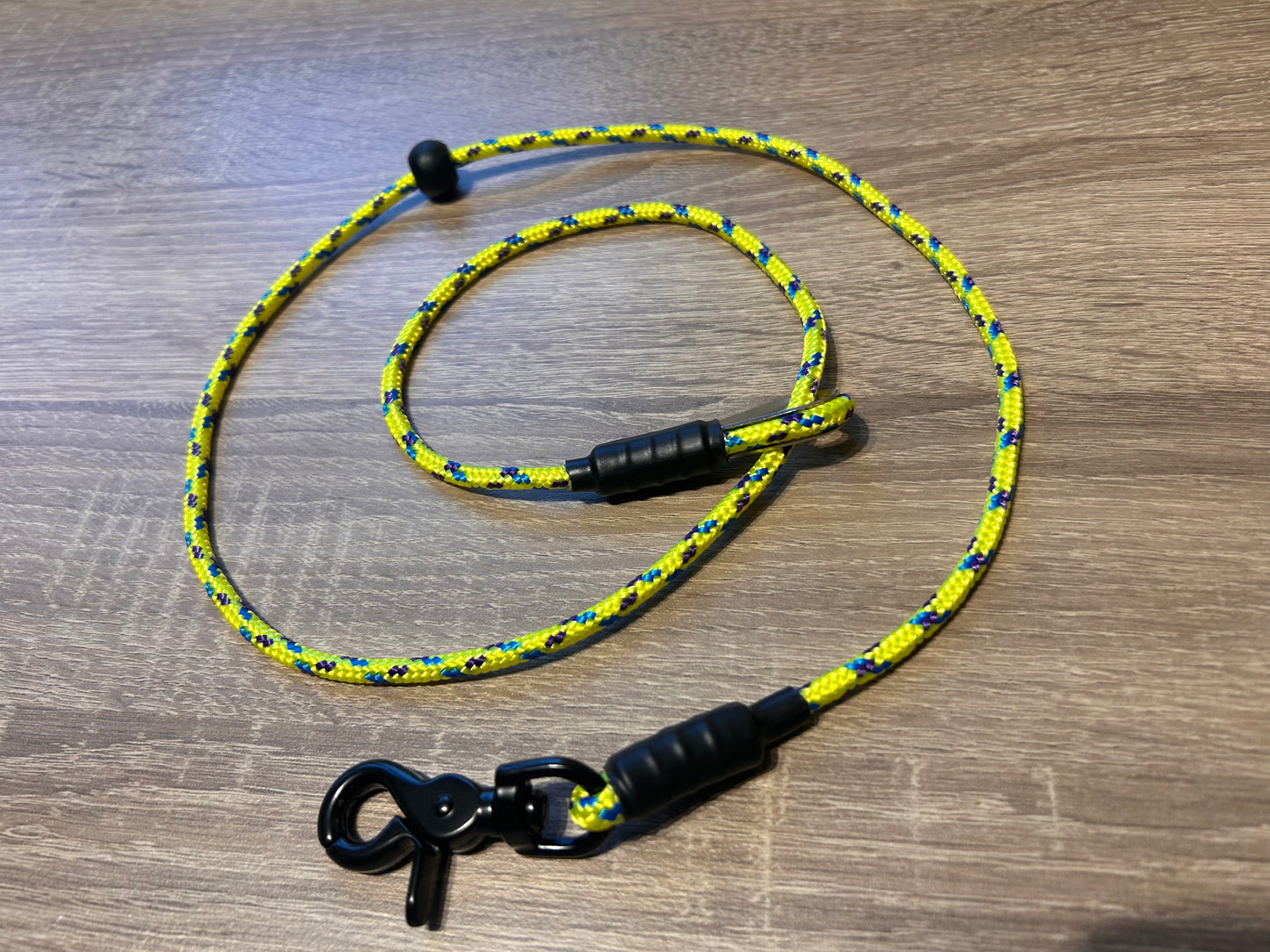 Hands Free Slip Lead￼